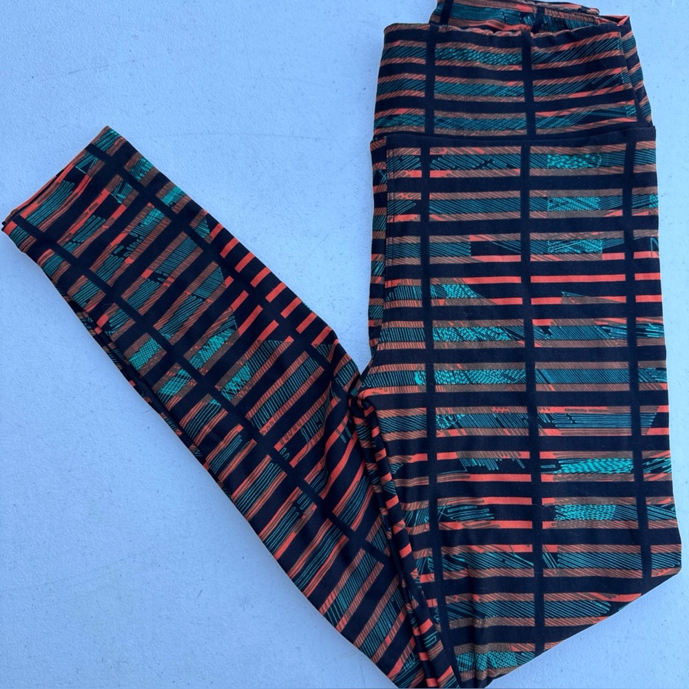 NWOT LuLaRoe OS One Size Black and Orange Patterned Leggings